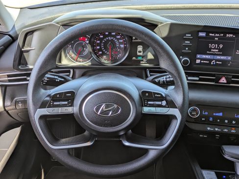 Used 2023 Hyundai Elantra SEL FWD image 20