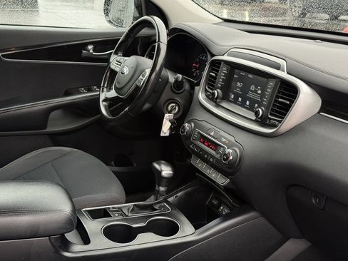 Used 2019 Kia Sorento S image 15
