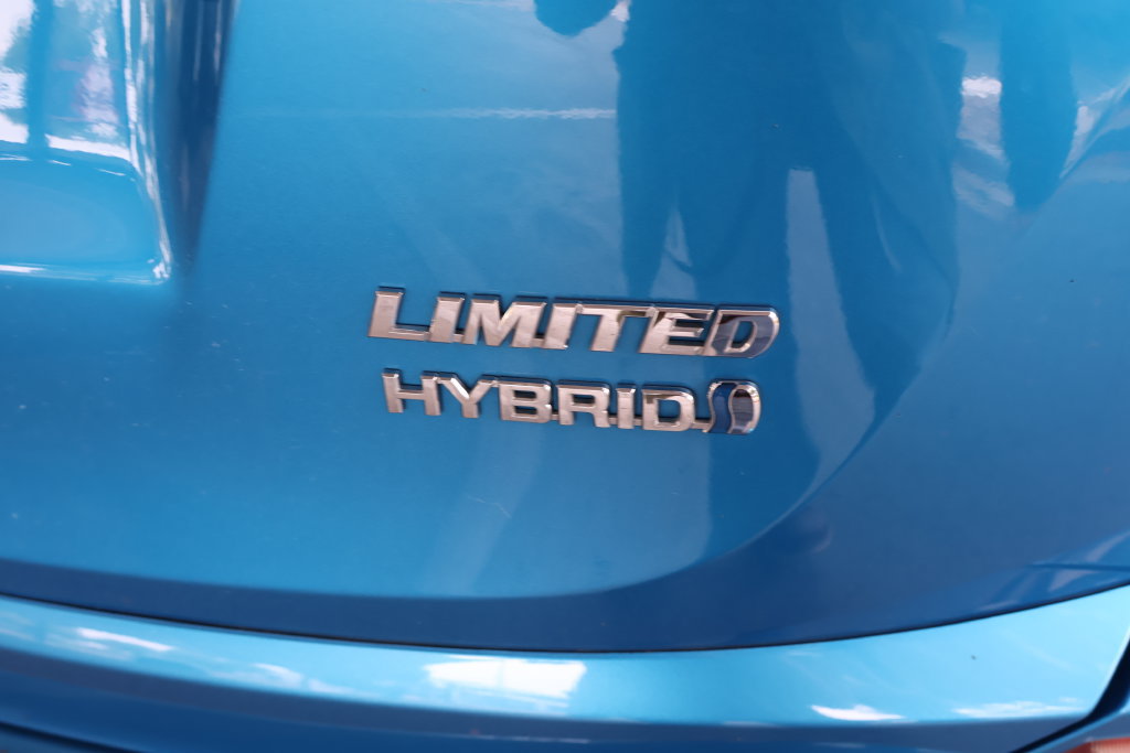 Certified 2018 Toyota RAV4 Limited w/ Advanced Technology Package AWD/4WD image 66