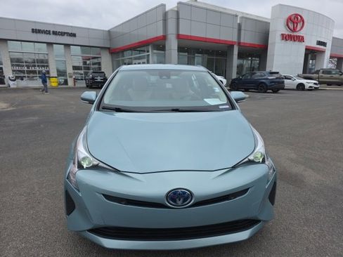 Used 2018 Toyota Prius Two w/ Prius Two Safety Plus Package image 2