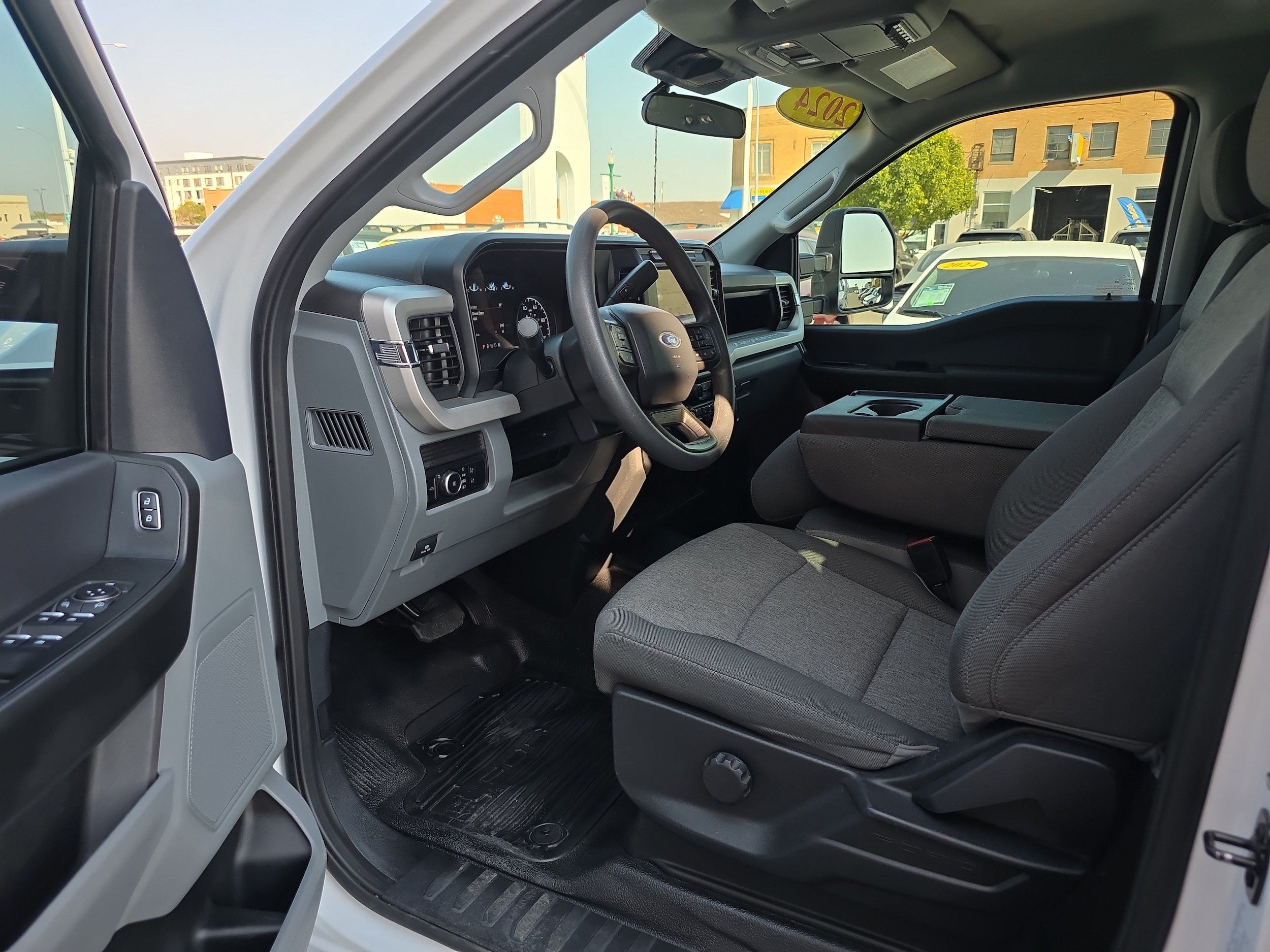 Used 2024 Ford F350 XL w/ XL Chrome Package RWD image 2