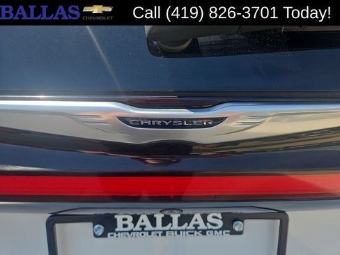 Used 2024 Chrysler Pacifica Touring-L FWD image 32