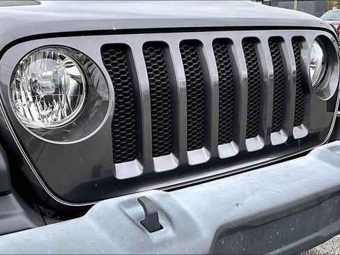 Used 2022 Jeep Wrangler Sport S image 27