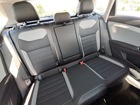 Certified 2023 Volkswagen Taos SEL AWD/4WD image 12