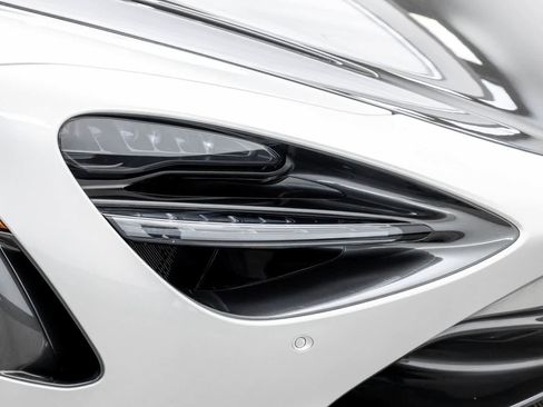 Used 2022 McLaren 720S Spider image 40