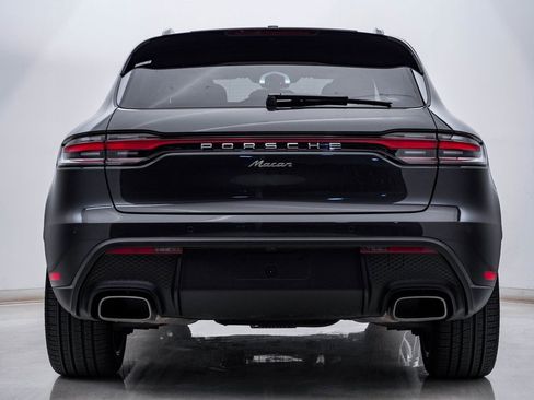 Certified 2025 Porsche Macan image 10