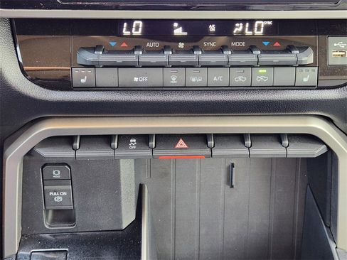 Used 2024 Toyota Tundra SR5 w/ SR5 Premium Package image 20