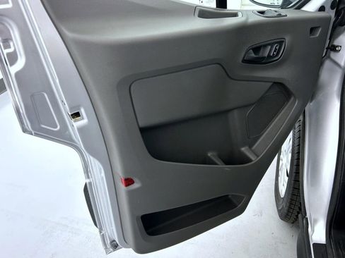 Used 2023 Ford E-Transit Low Roof RWD image 9