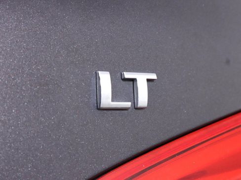 Used 2017 Chevrolet Cruze LT w/ Convenience Package FWD image 34