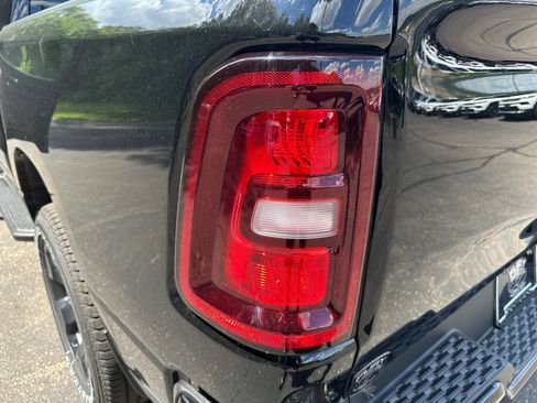 New 2026 RAM 1500 Express AWD/4WD image 39