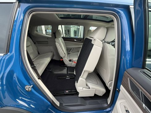 Used 2025 Volkswagen Atlas SEL Premium R-Line image 25