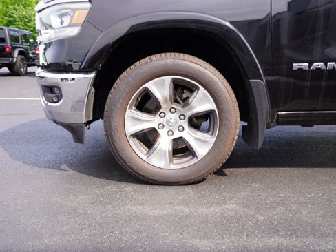 Used 2019 RAM 1500 Laramie AWD/4WD image 15