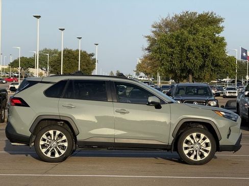 Used 2023 Toyota RAV4 XLE Premium FWD image 3