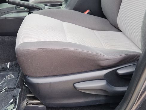 Used 2015 Toyota RAV4 LE image 28