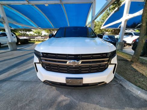 Used 2023 Chevrolet Suburban RST w/ Luxury Package RWD image 2