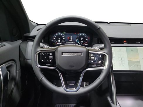 New 2025 Land Rover Discovery Sport Dynamic SE image 24