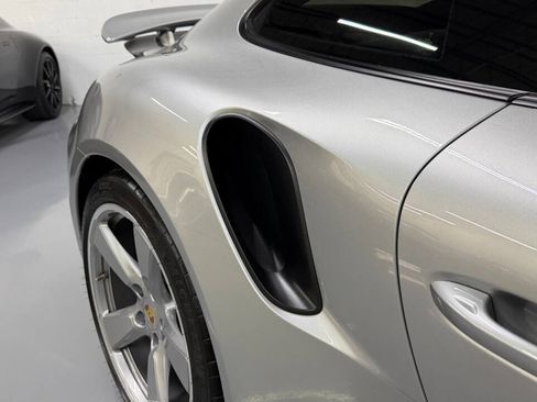 Used 2017 Porsche 911 4 Coupe AWD/4WD image 9