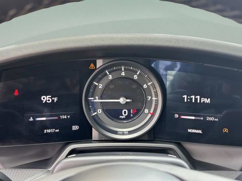 Used 2022 Porsche 911 Carrera image 31