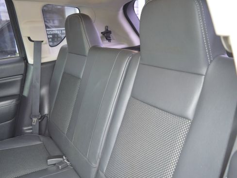 Used 2014 Jeep Compass Latitude FWD image 15