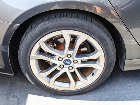 Used 2019 Ford Fusion Titanium FWD image 7