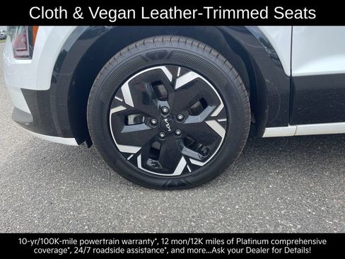Certified 2023 Kia Niro Wind w/ Wind Preserve Package FWD image 25