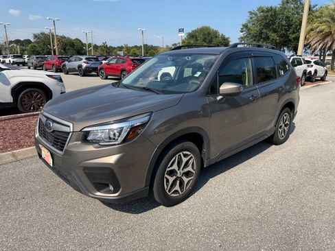 Used 2020 Subaru Forester Premium AWD/4WD image 11