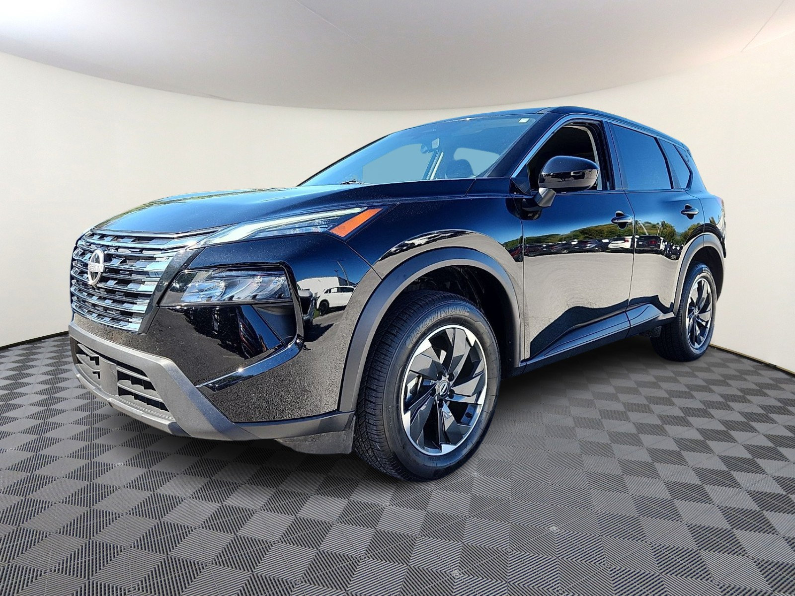 Used 2025 Nissan Rogue SV AWD/4WD image 3