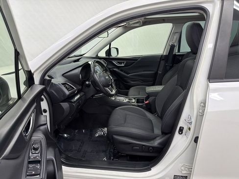 Used 2024 Subaru Forester Premium image 9