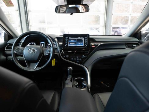 Used 2024 Toyota Camry SE image 20