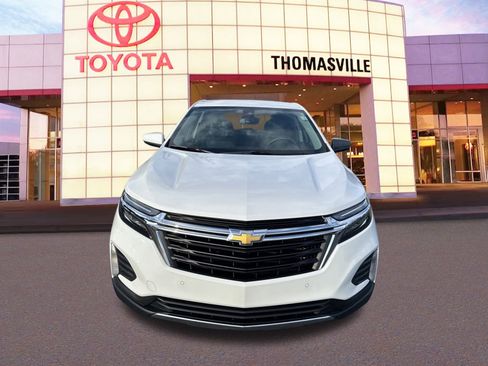 Used 2024 Chevrolet Equinox LT image 2