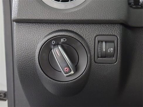 Used 2017 Volkswagen Tiguan S image 36