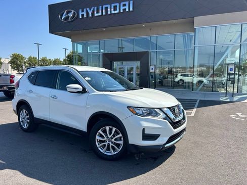 Used 2020 Nissan Rogue SV FWD image 6