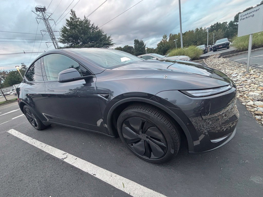 Used 2026 Tesla Model Y Long Range AWD/4WD image 1
