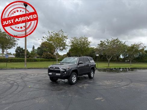 Used 2020 Toyota 4Runner SR5 Premium image 1