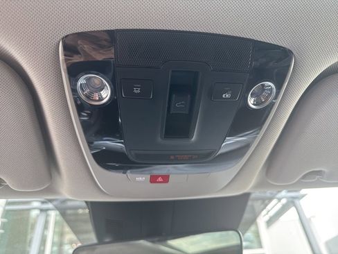 Used 2025 Kia Sorento SX image 23