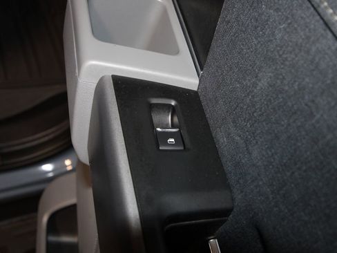 Used 2023 Ford F150 Lightning XLT image 28