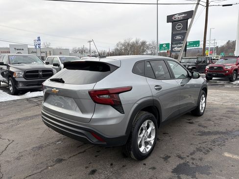 Certified 2024 Chevrolet Trax LS w/ LS Convenience Package image 6