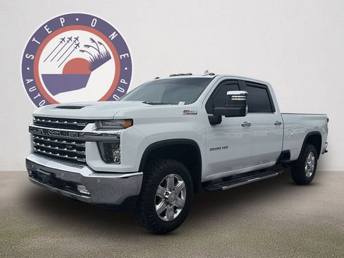 Used 2020 Chevrolet Silverado 3500 LTZ w/ LTZ Plus Package AWD/4WD image 2