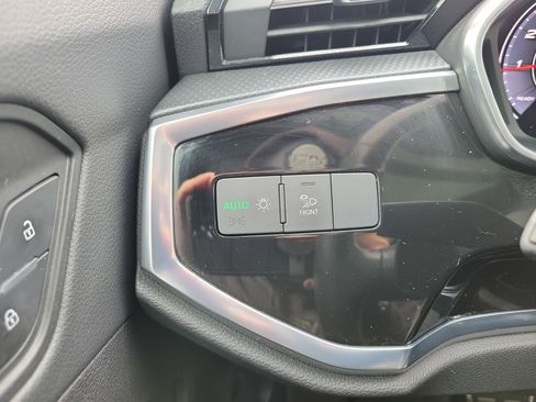 Used 2020 Audi Q3 2.0T Prestige w/ Prestige Package image 24