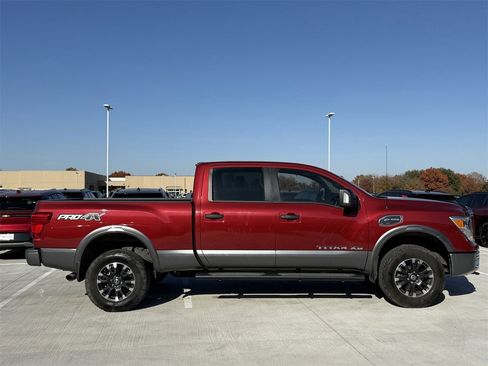 Used 2017 Nissan Titan PRO-4X image 3