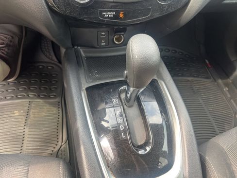 Used 2016 Nissan Rogue SV FWD image 48