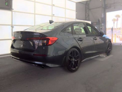 Used 2023 Honda Civic Sport image 2
