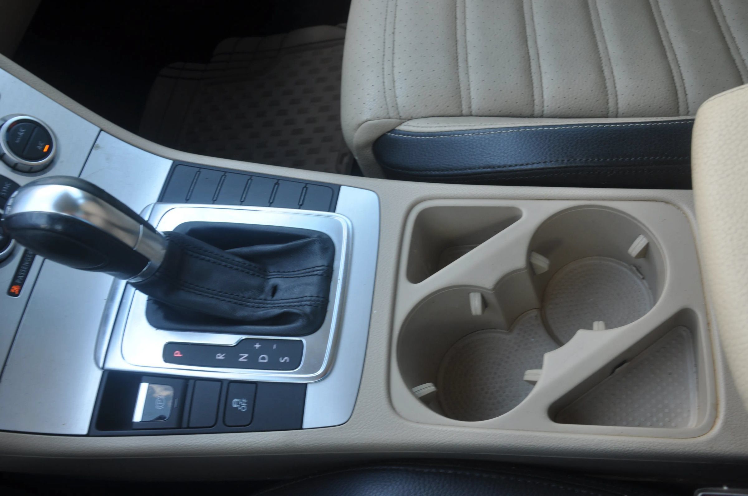 Used 2013 Volkswagen CC Sport FWD image 24