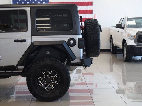 Used 2018 Jeep Wrangler Unlimited Sport S AWD/4WD image 24