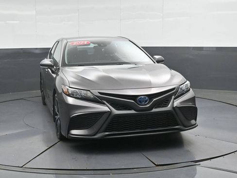 Used 2024 Toyota Camry SE image 5