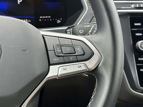 Used 2024 Volkswagen Tiguan SE image 22