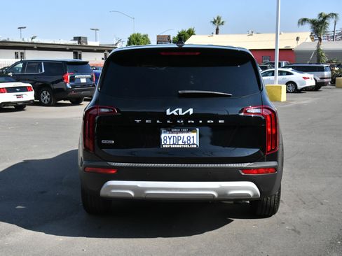 Used 2022 Kia Telluride LX image 7
