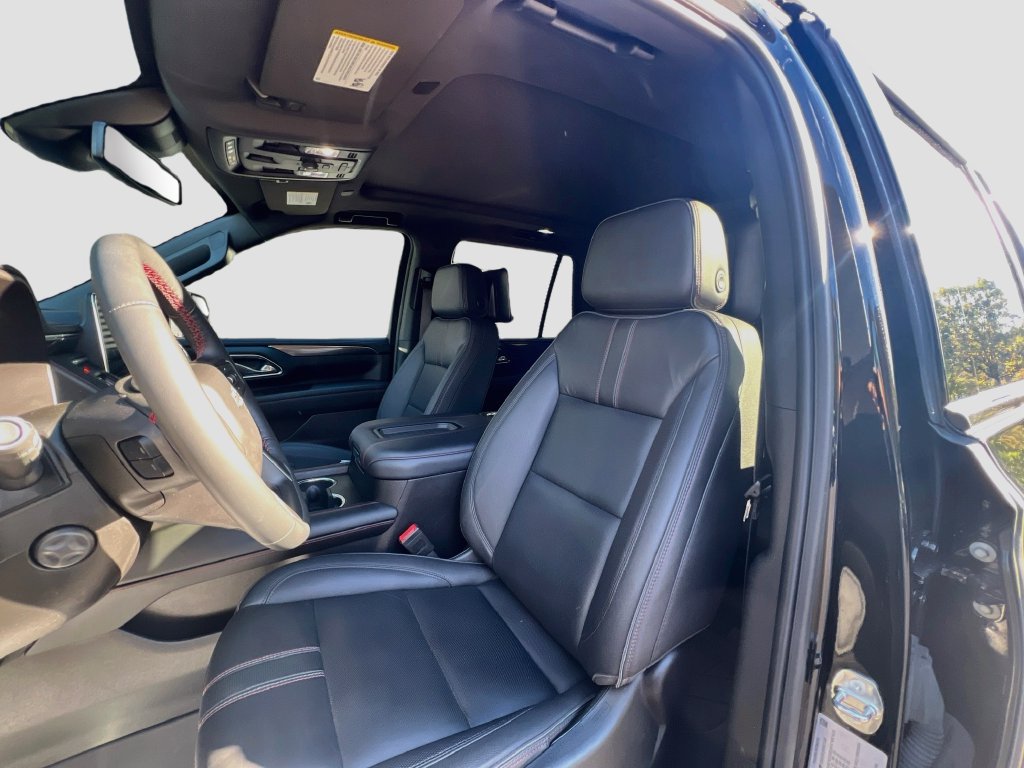 Used 2024 Chevrolet Tahoe RST w/ Luxury Package AWD/4WD image 5