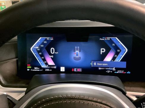 Used 2025 BMW X5 xDrive40i w/ M Sport Package image 25