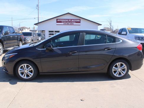 Used 2016 Chevrolet Cruze LT image 1